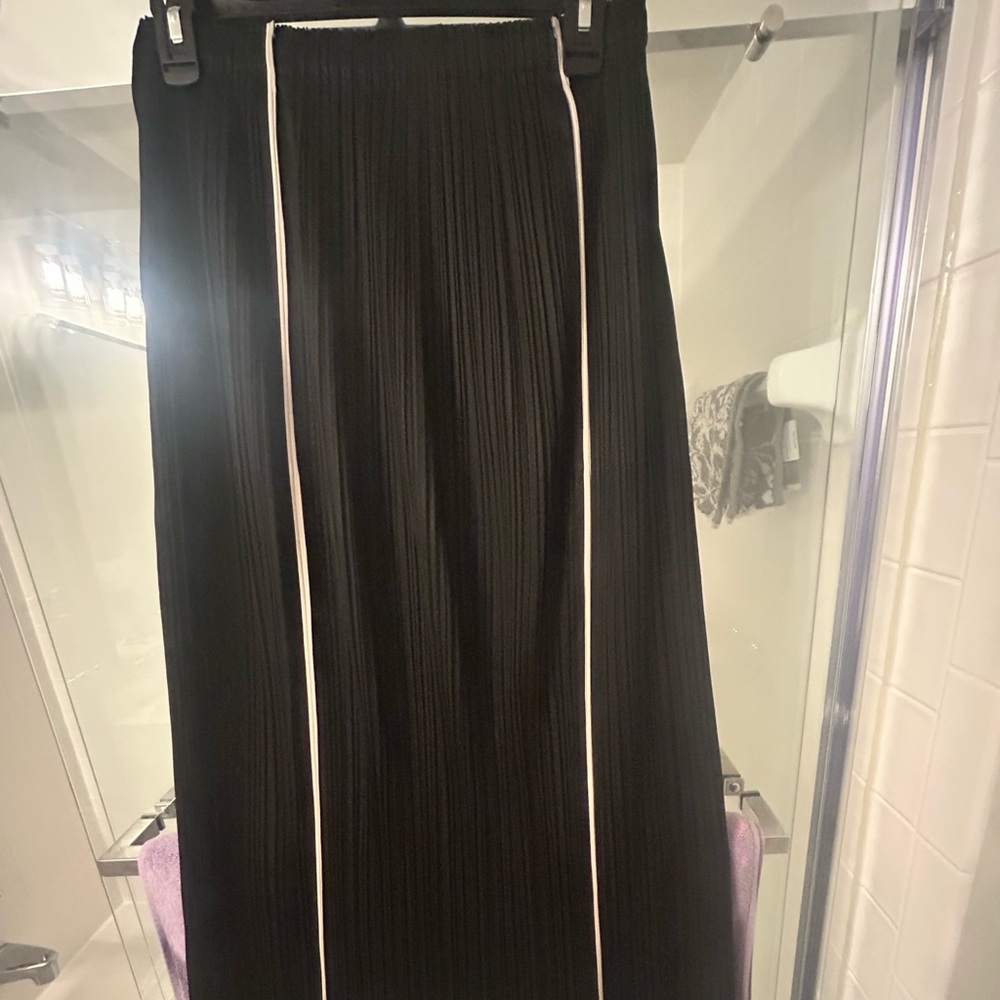 Black skirt with white stripes